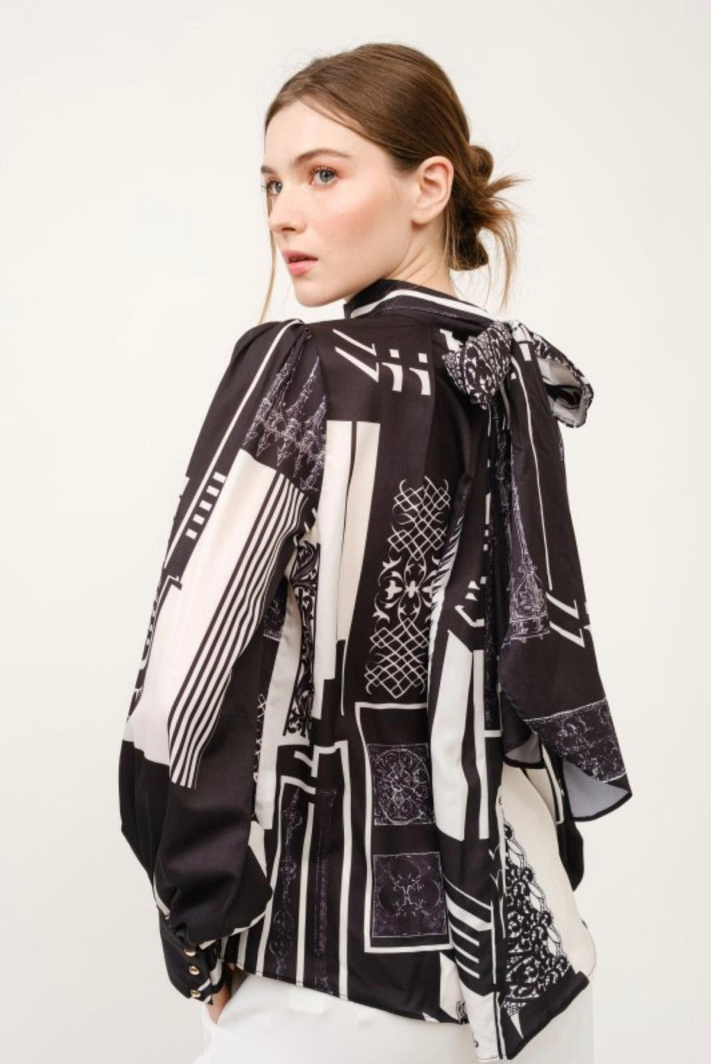 Black & White Graphic Print Bow-Tie Blouse